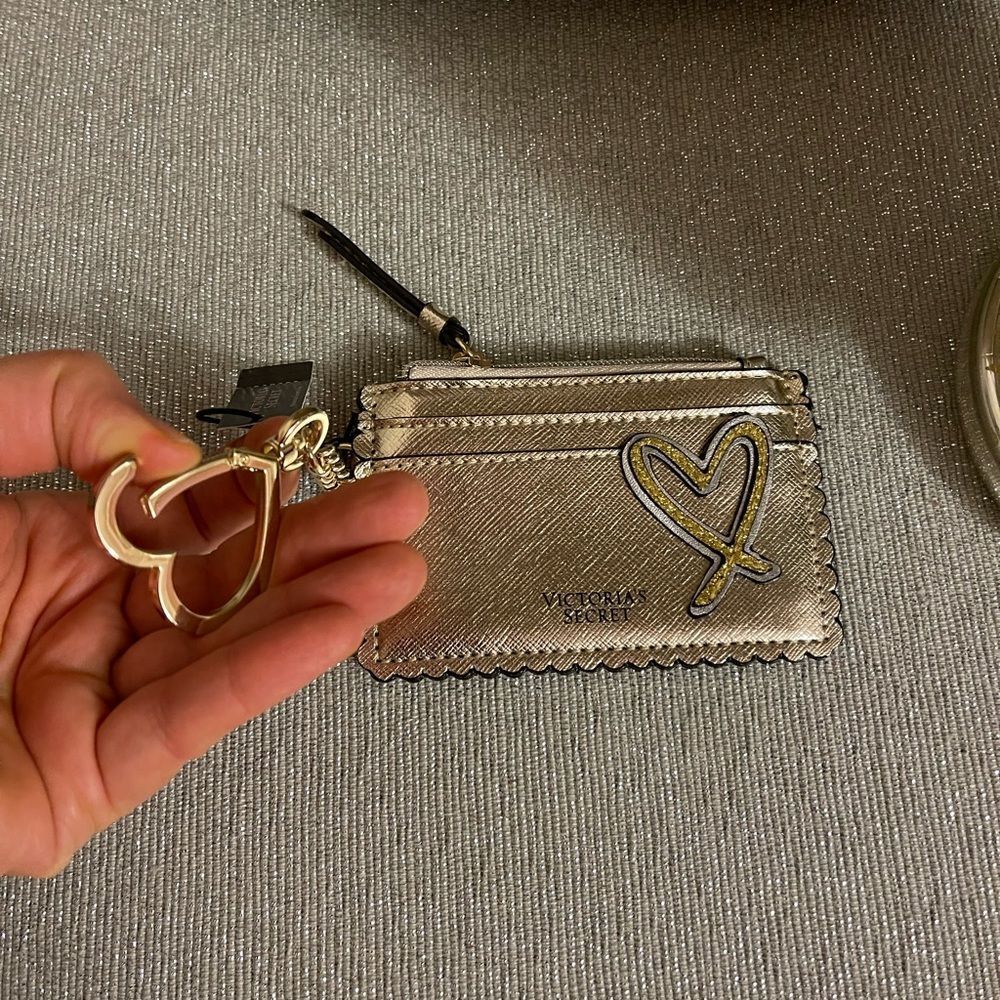 Cardāholder - Picture 7 of 12